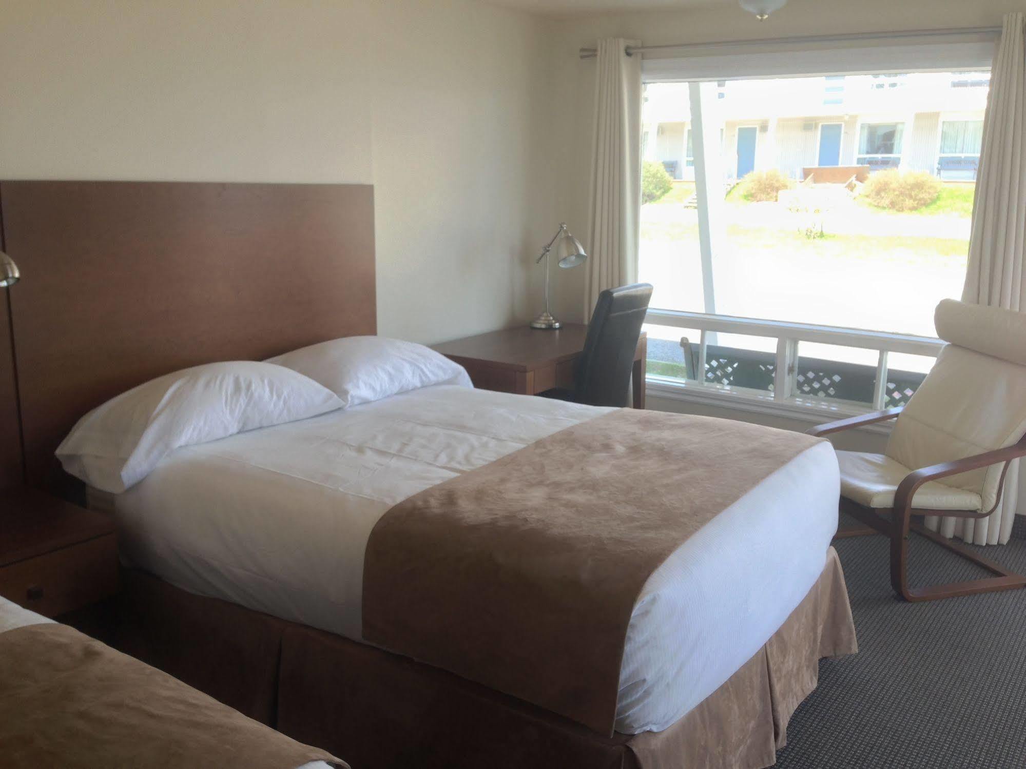 三姊妹汽车旅馆 佩尔塞 外观 照片